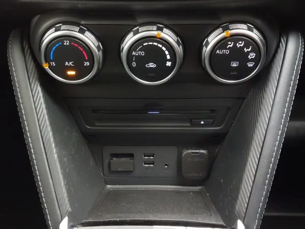 2019-mazda-mazda2-15-sport-nav-auto-big-15