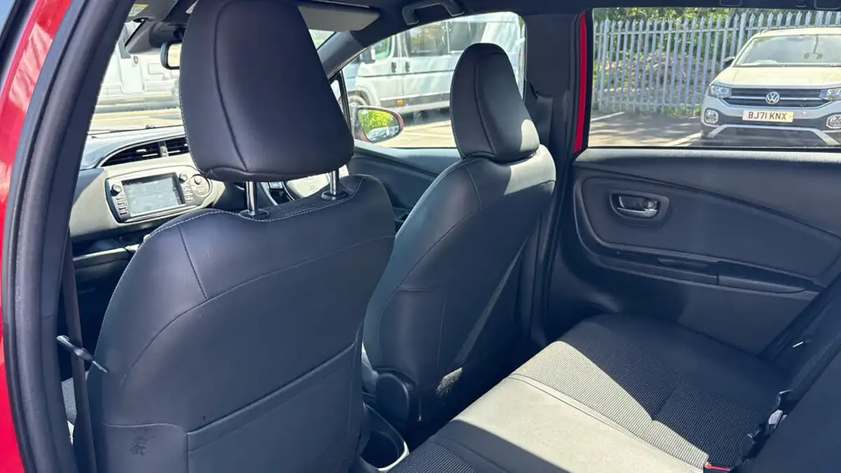 2018-toyota-yaris-15-vvt-i-excel-hybrid-big-13