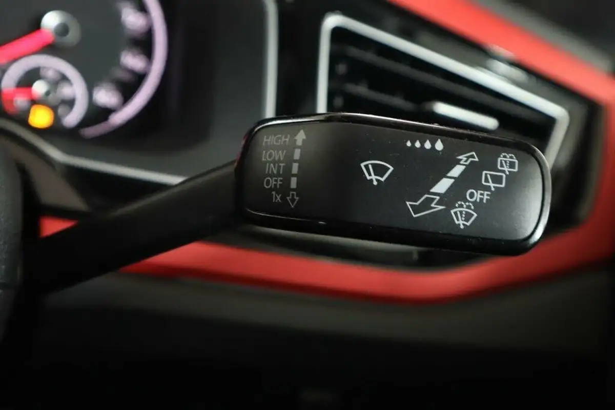 2020-volkswagen-polo-20-tsi-gti-big-28