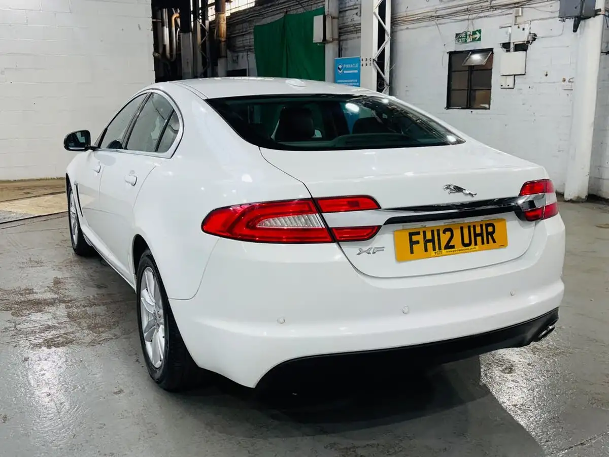 2012-jaguar-xf-22td-luxury-190ps-saloon-4d-auto-big-6