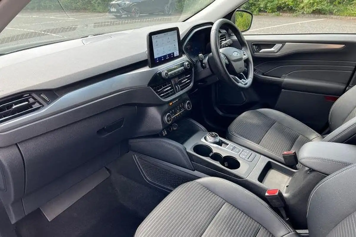 2022-ford-kuga-big-17