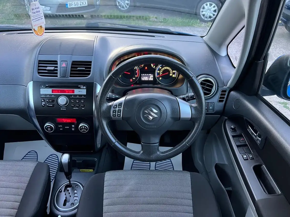 2011-suzuki-sx4-16-sz4-hatchback-5d-auto-big-33