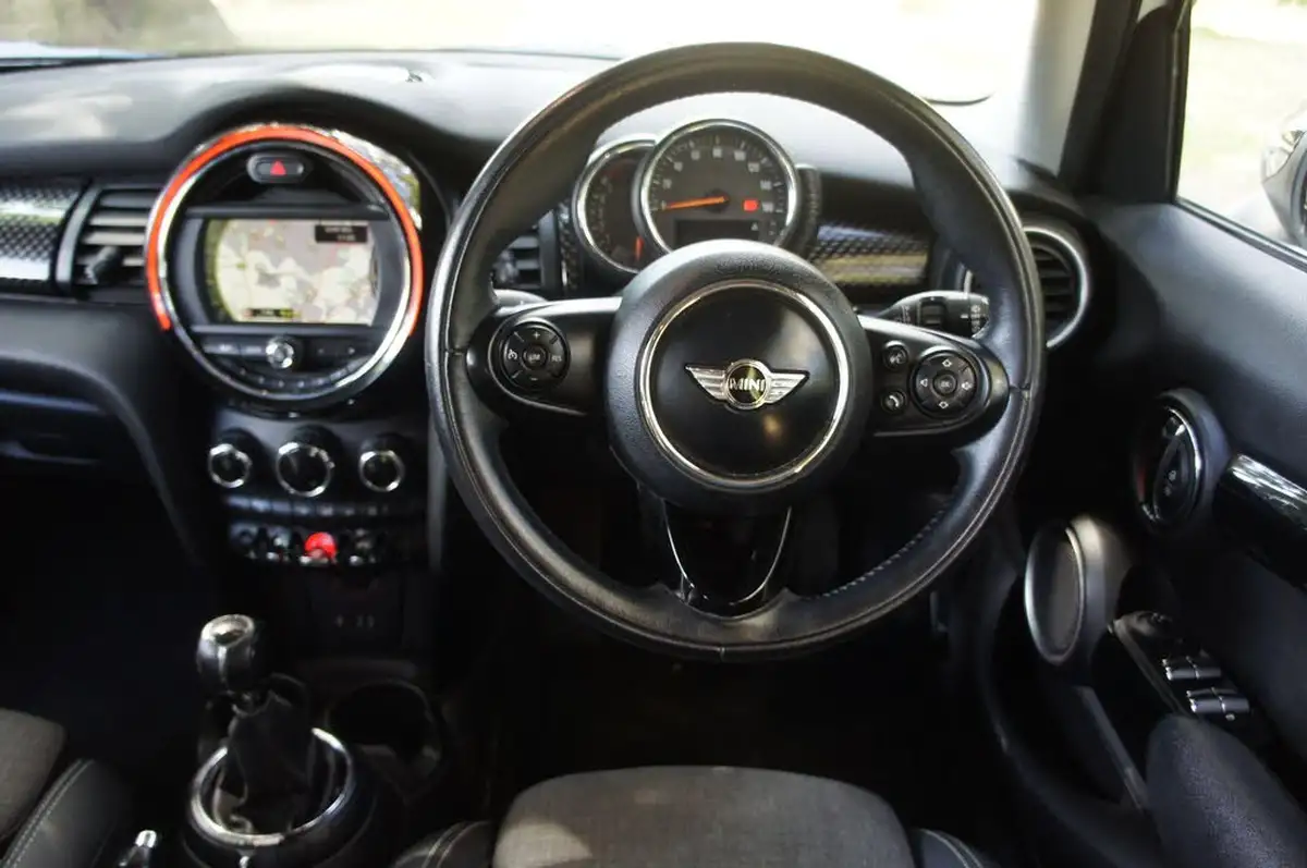 2015-mini-cooper-20td-cooper-sd-170bhp-ss-hatchback-5d-big-5