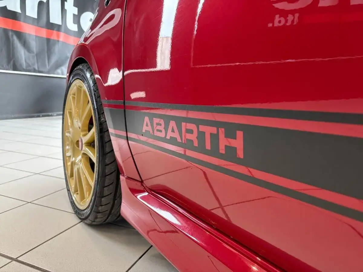 2015-abarth-500-14-tjet-595-competizione-big-8