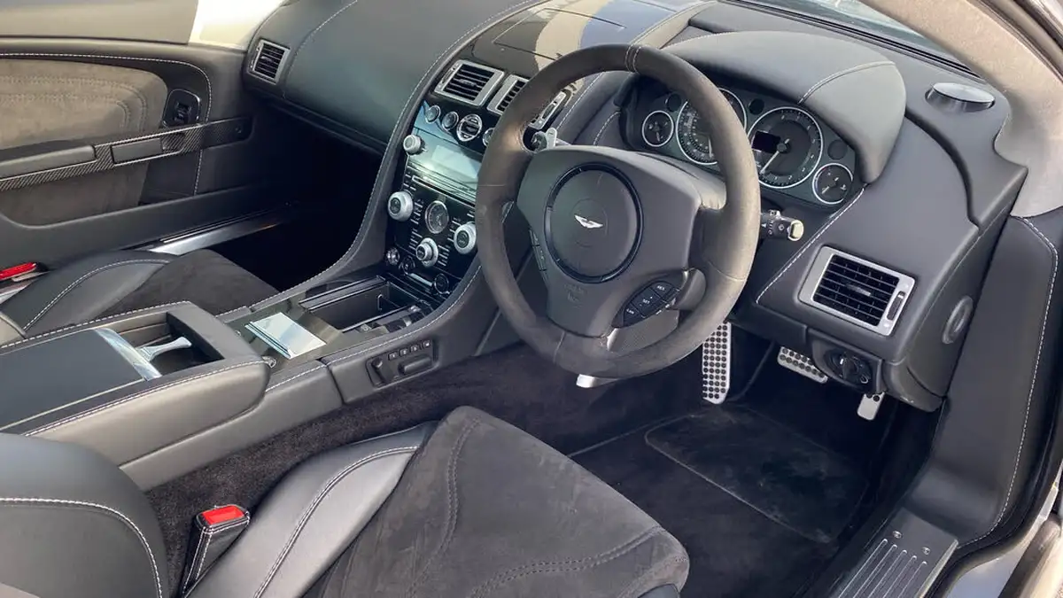 2010-aston-martin-dbs-60-touchtronic-big-2