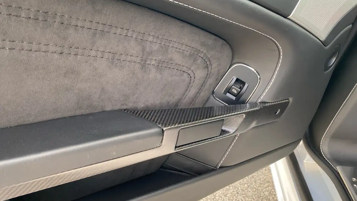 2010-aston-martin-dbs-60-touchtronic-big-26