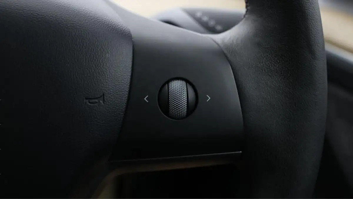 2021-tesla-model-3-e-performance-awd-big-40