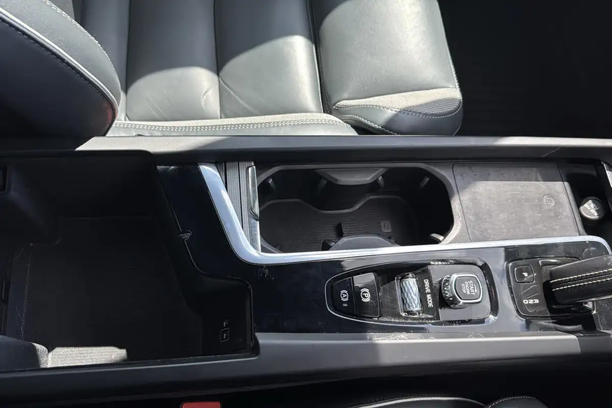 2020-volvo-xc60-20td-b4-r-design-pro-awd-big-34
