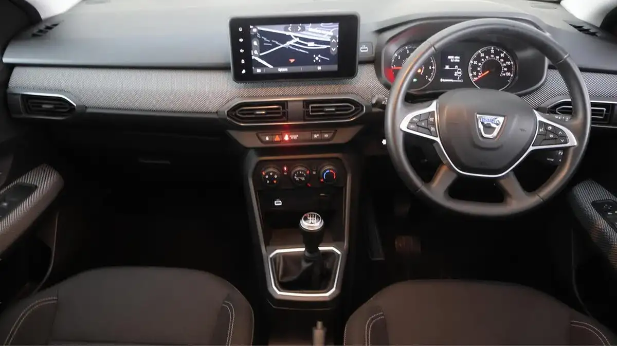 2022-dacia-sandero-10-tce-comfort-90bhp-big-12
