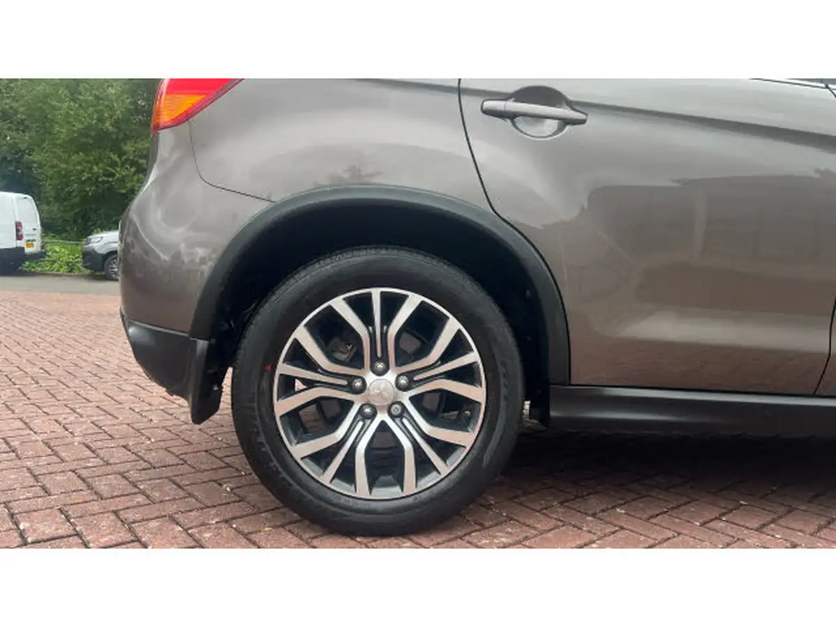 2017-mitsubishi-asx-16-3-big-6