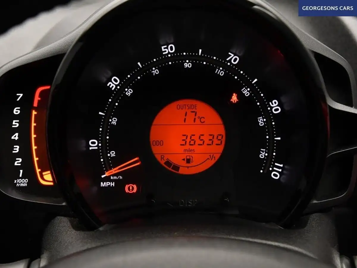 2018-toyota-aygo-10-vvt-i-x-play-71bhp-5d-big-16