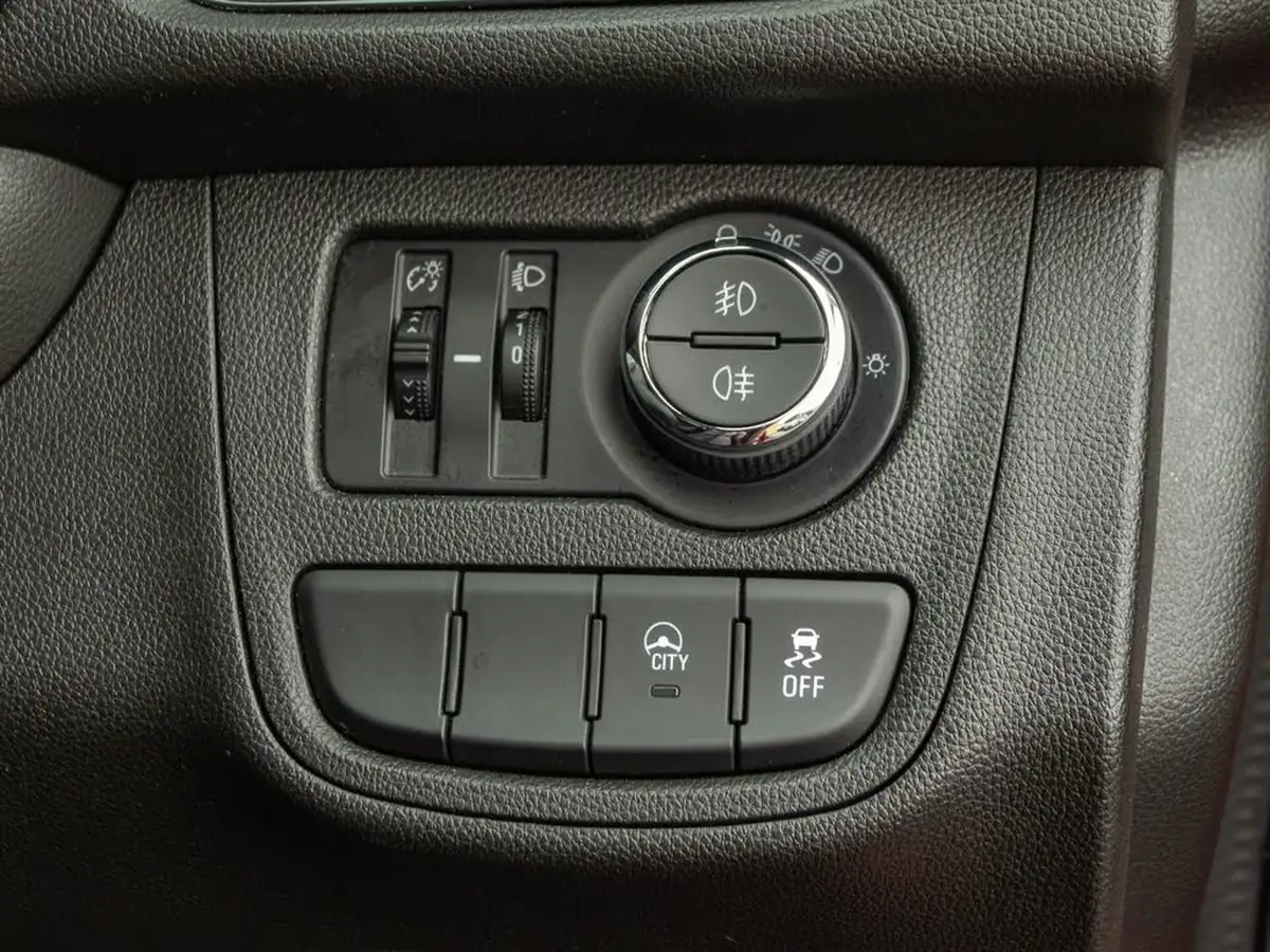 2019-vauxhall-viva-10i-se-ac-big-15