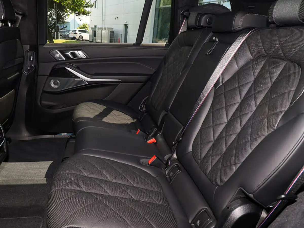2025-bmw-x7-30td-xdrive-40d-m-sport-big-11
