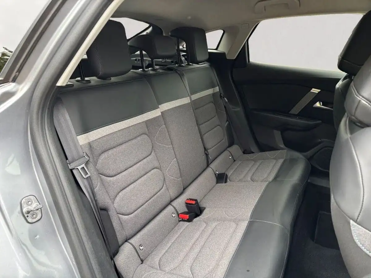 2022-citroen-c4-12-puretech-shine-130ps-big-38