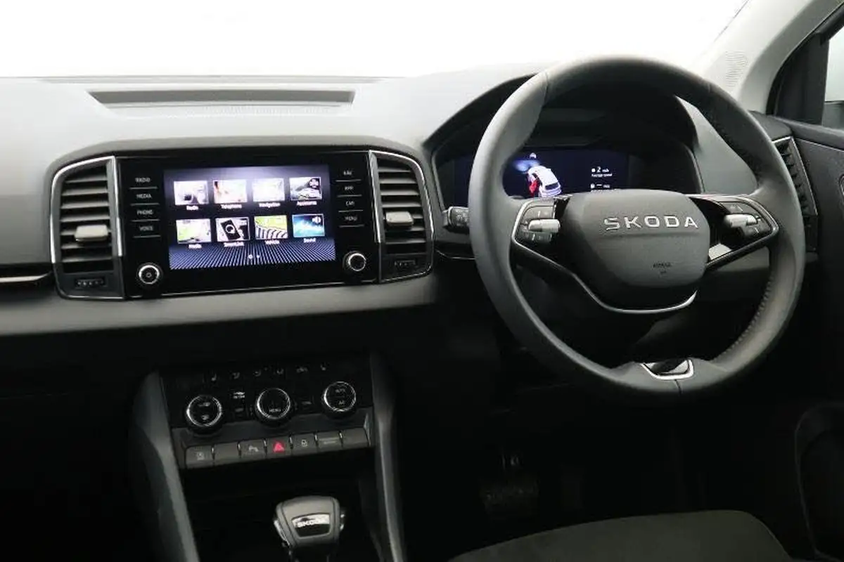 2025-skoda-karoq-15-tsi-se-l-dsg-big-3