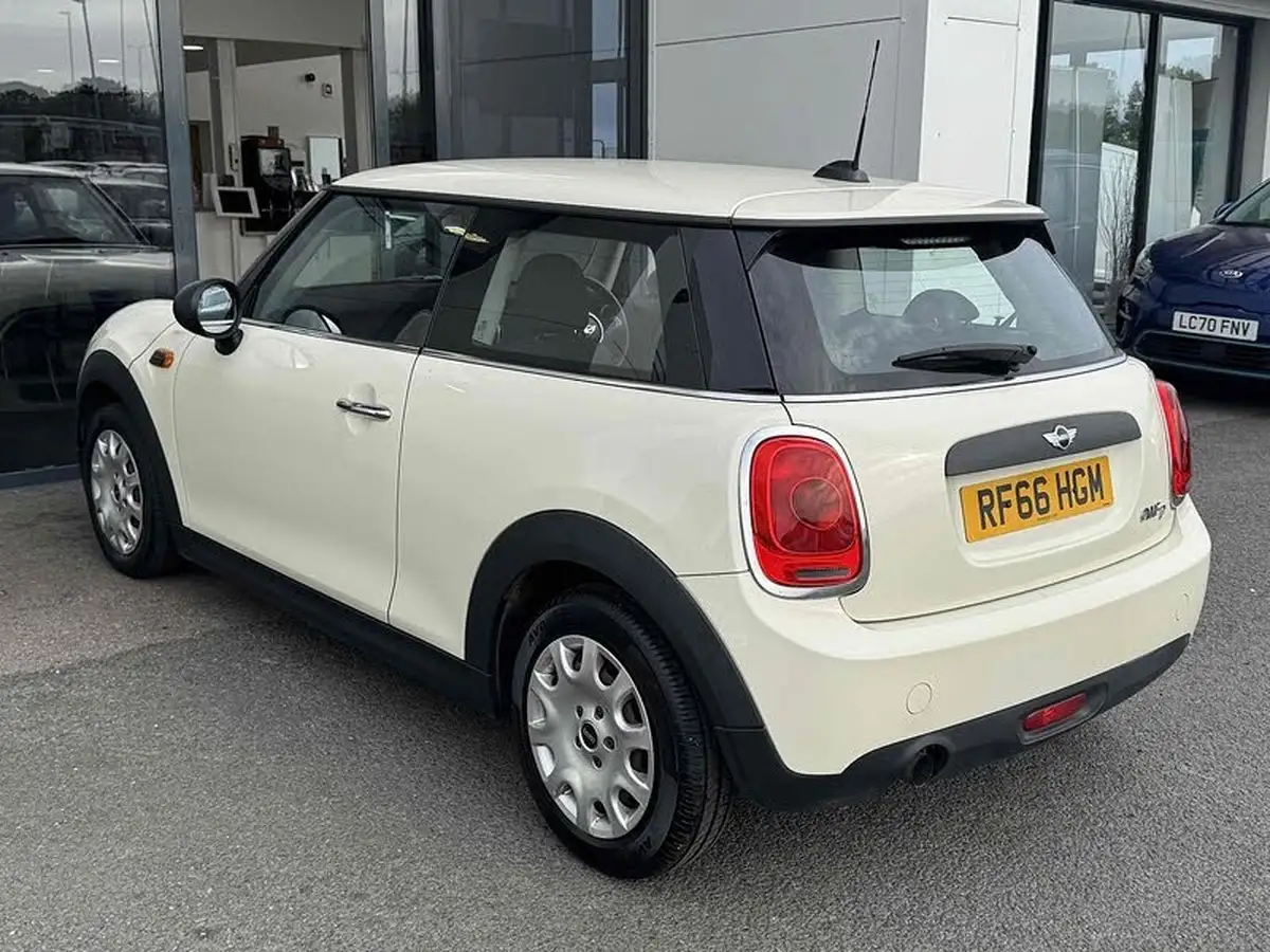 2016-mini-cooper-15td-one-d-3d-big-15