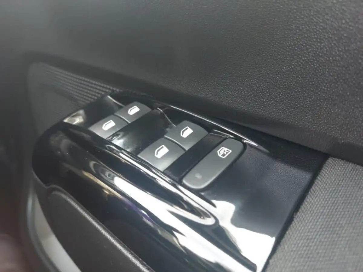2024-citroen-c3-12-puretech-plus-110ps-eat6-big-18