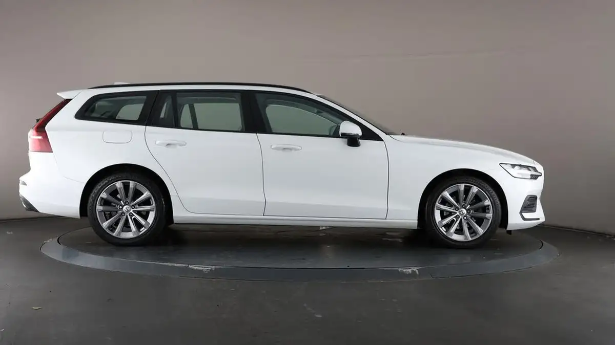 2020-volvo-v60-20-b3-momentum-big-62