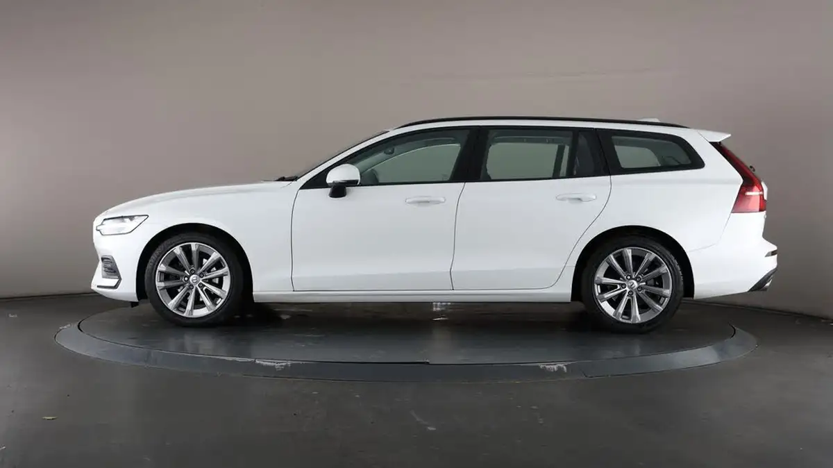 2020-volvo-v60-20-b3-momentum-big-38