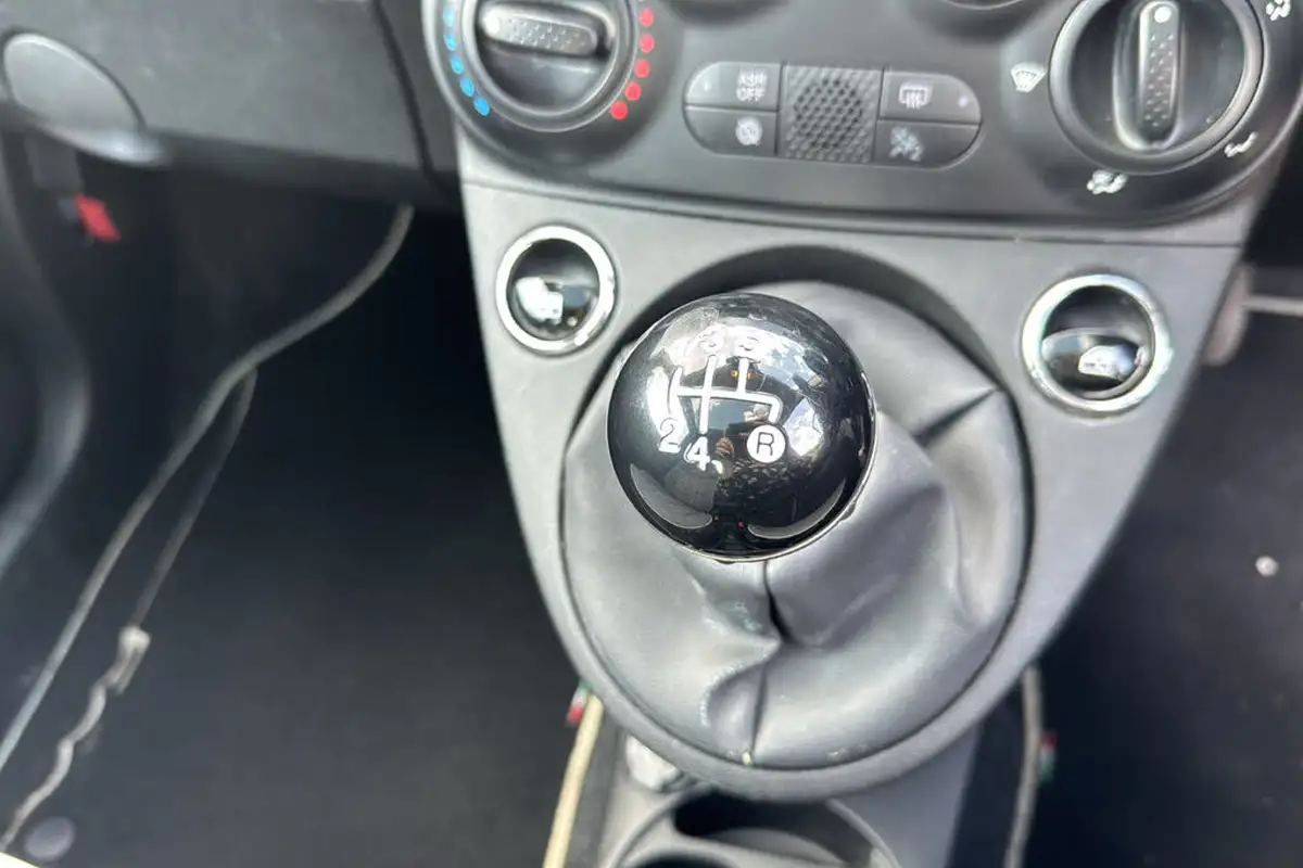 2018-fiat-500-12-lounge-big-12