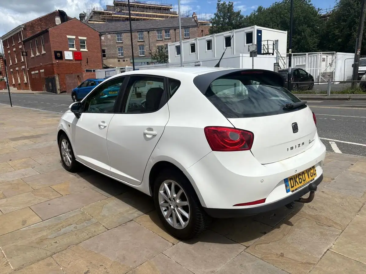 2011-seat-ibiza-12td-se-ecomotive-hatchback-5d-big-4