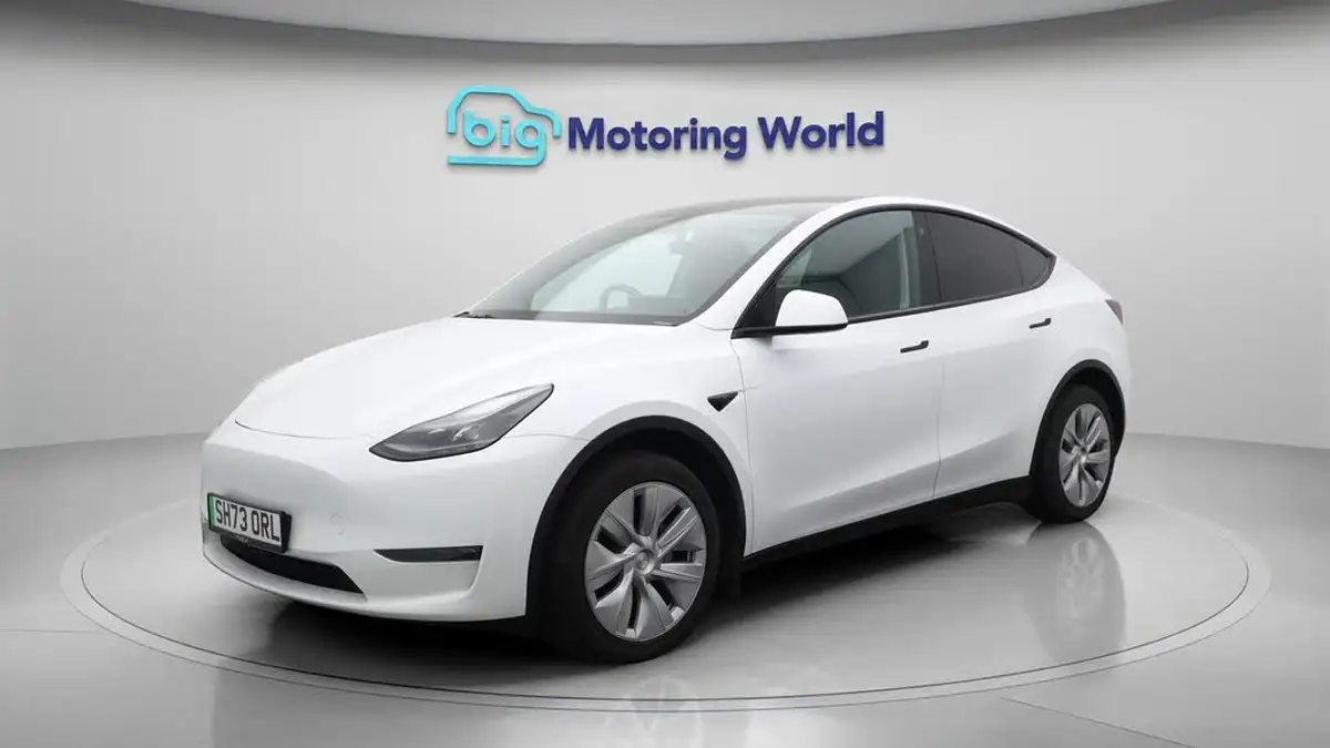 2023-tesla-model-y-e-long-range-big-3