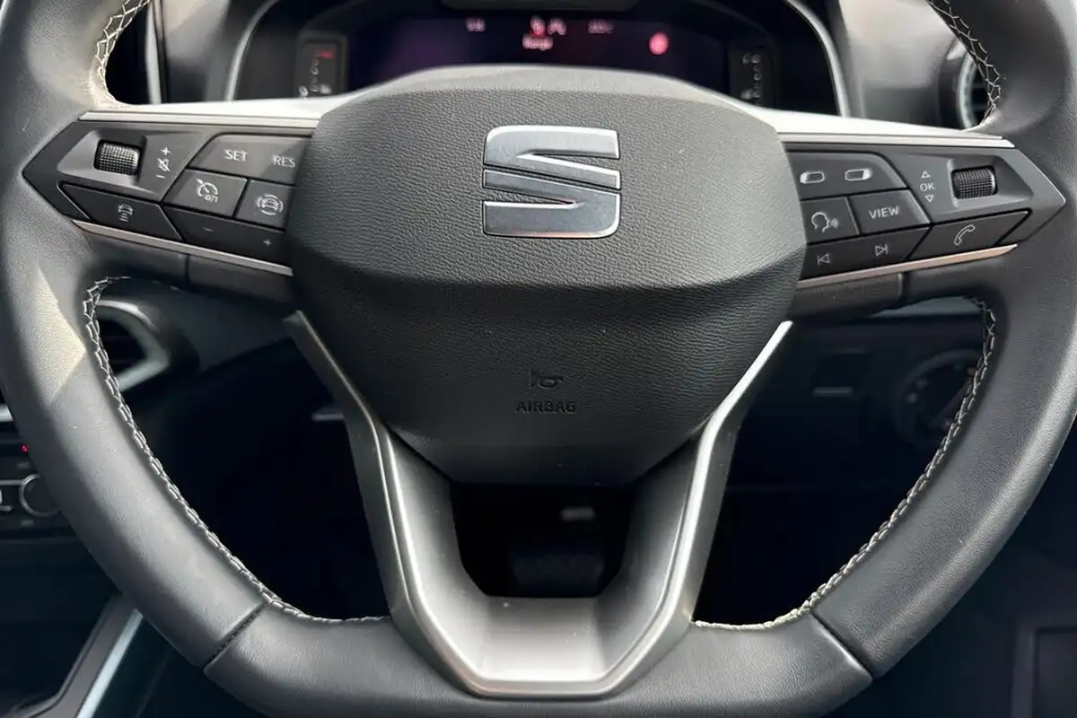 2025-seat-arona-10-tsi-xperience-lux-dsg-big-30