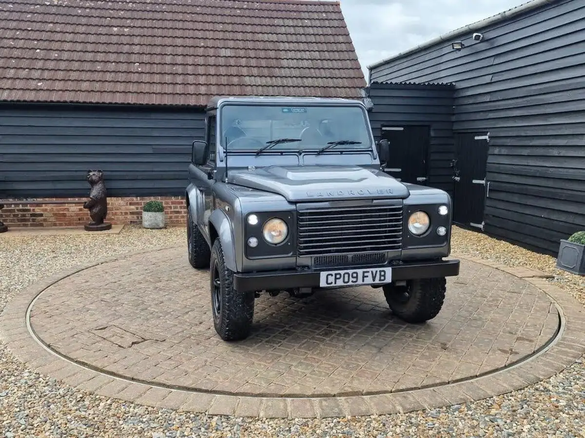 2009-land-rover-90-defender-24td-county-pick-up-big-34
