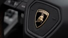 2024-lamborghini-urus-40-no-trim-small-30