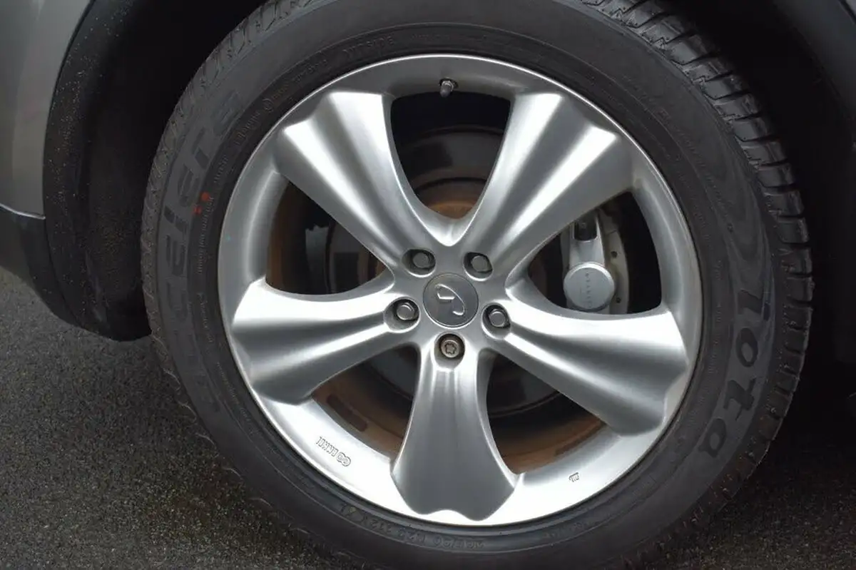 2010-infiniti-fx-50-s-le-big-18