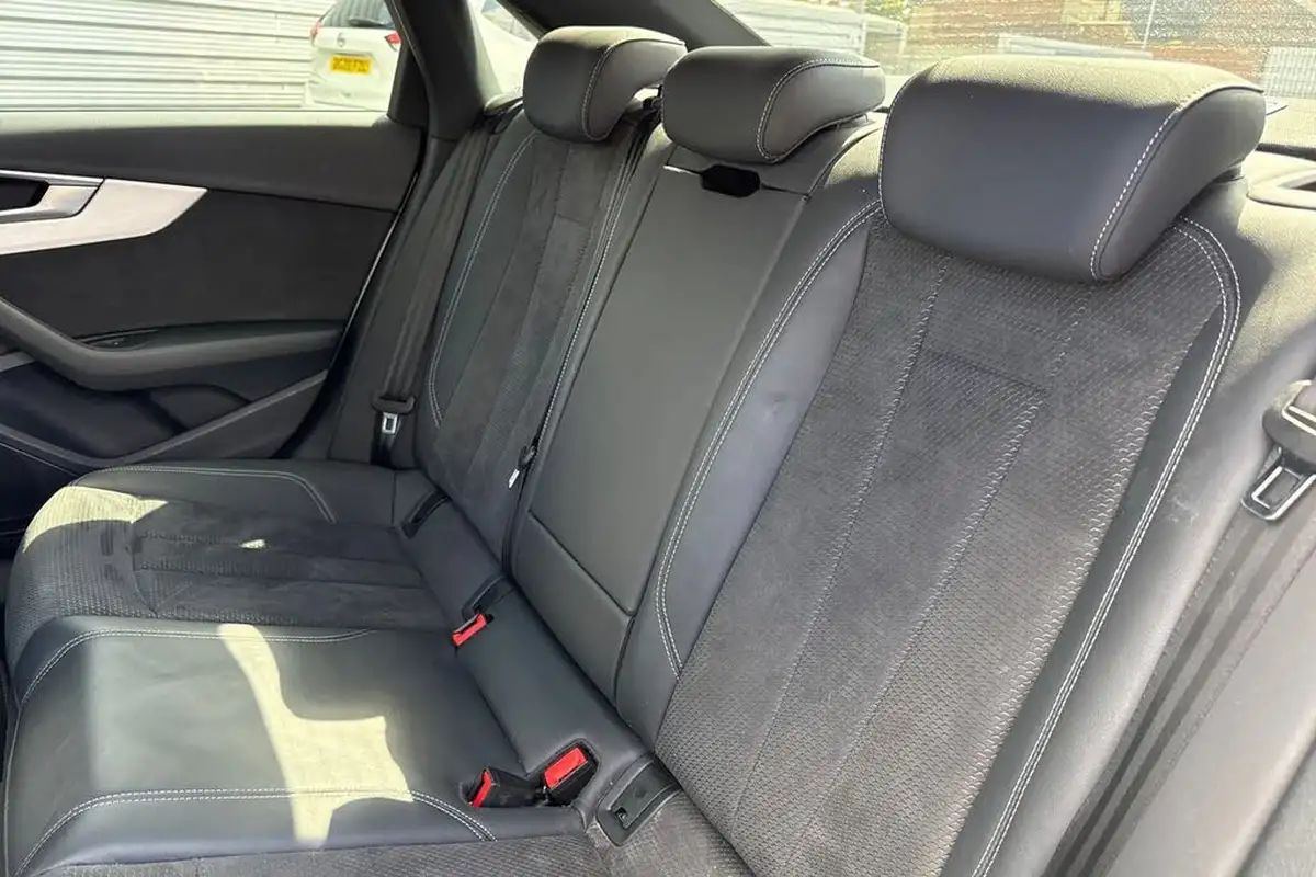 2020-audi-a4-20-35-tdi-s-line-big-17
