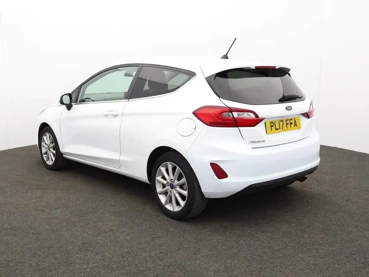 2017-ford-fiesta-10t-titanium-125ps-ecoboost-ss-3d-big-8