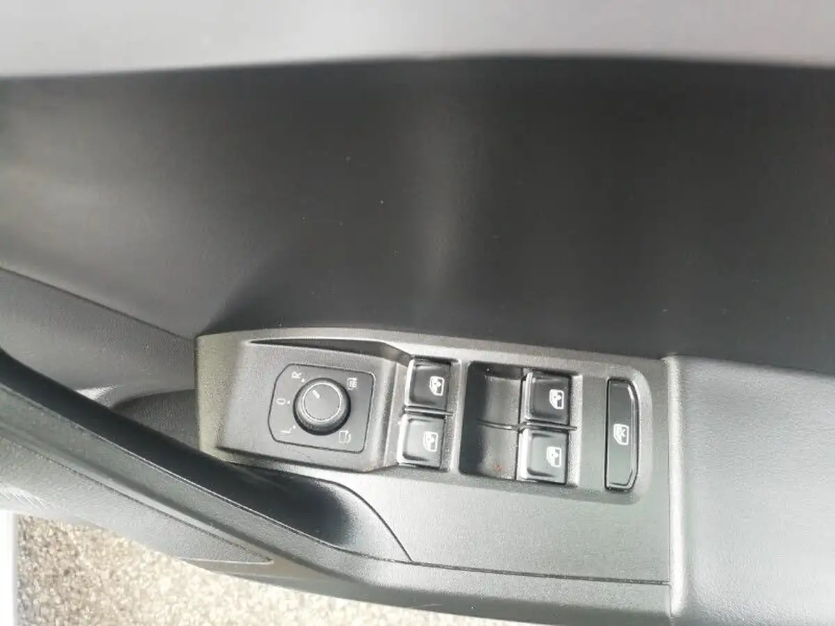 2021-seat-leon-15-tsi-evo-fr-130ps-estate-big-11