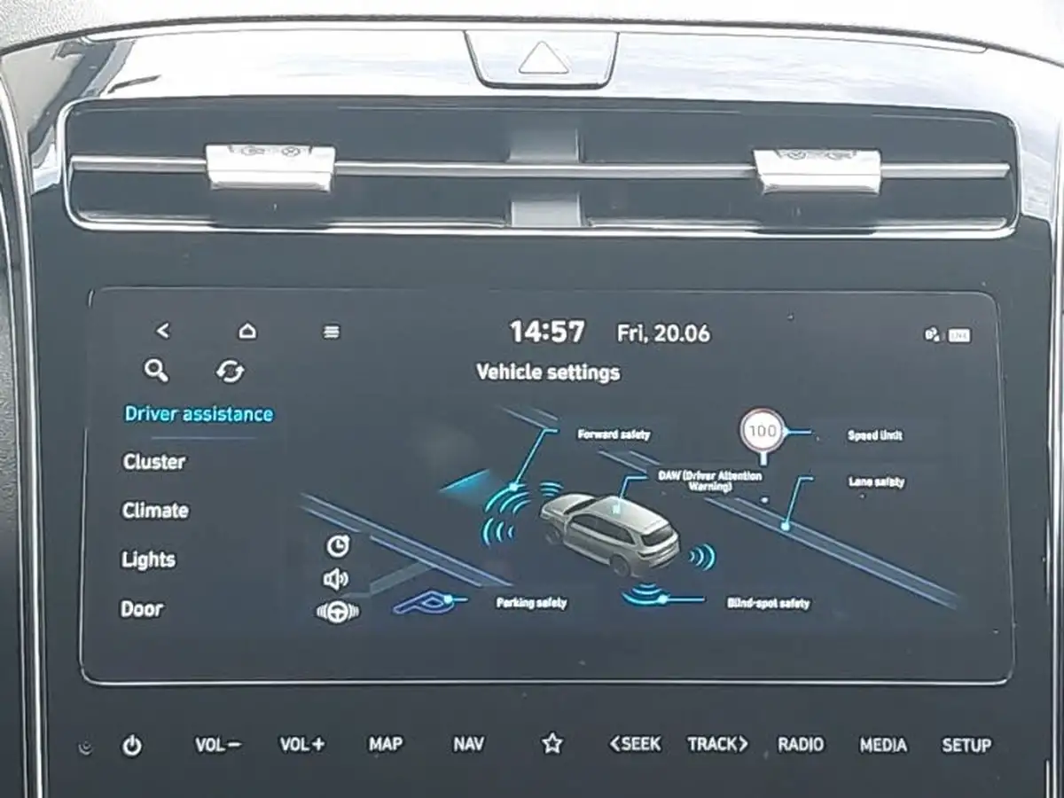 2022-hyundai-tucson-16-t-gdi-premium-150ps-big-18