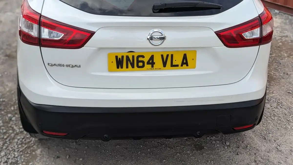 2014-nissan-qashqai-12-acenta-premium-big-20