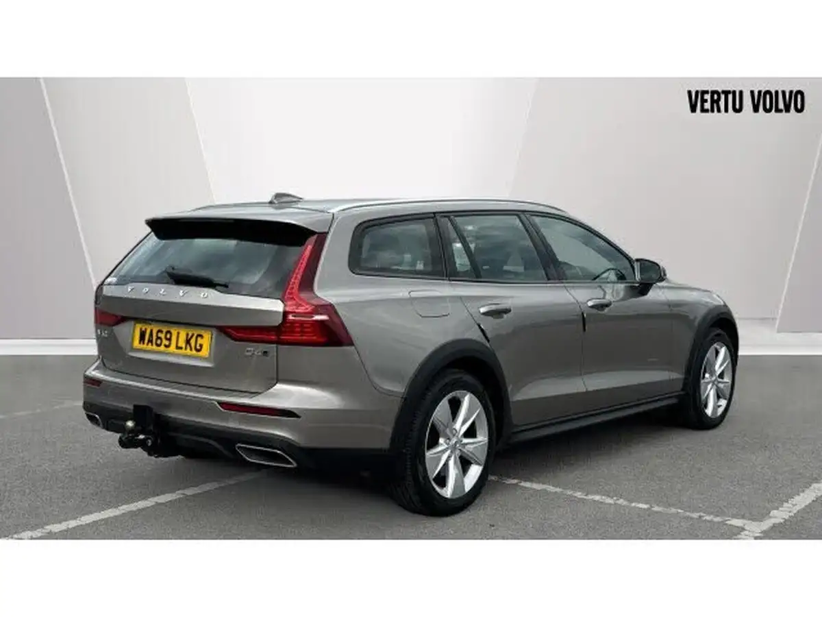 2019-volvo-v60-20td-d4-cross-country-big-6