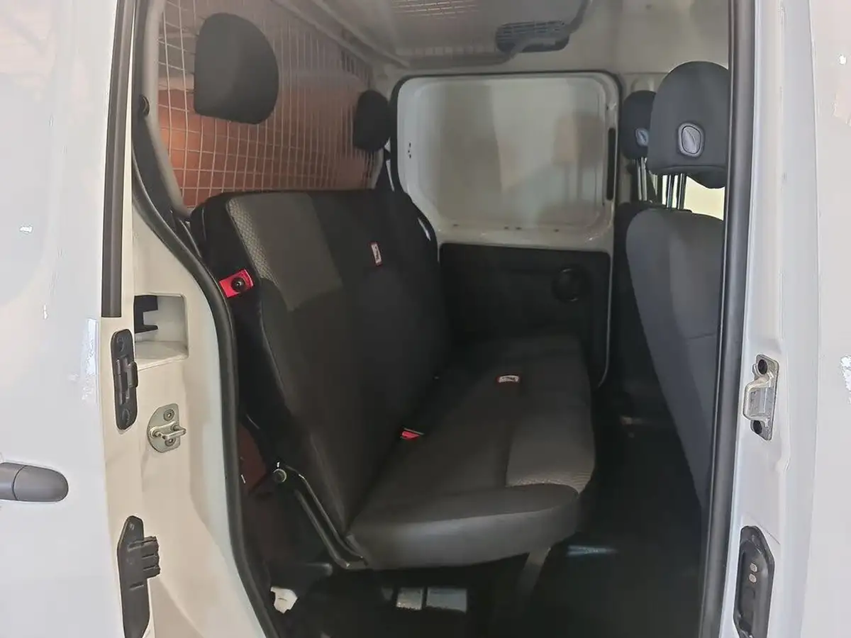 2021-renault-kangoo-maxi-big-25