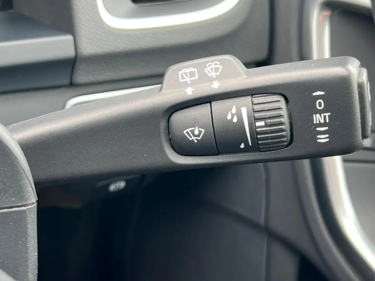 2016-volvo-v60-20td-d4-se-geartronic-big-18