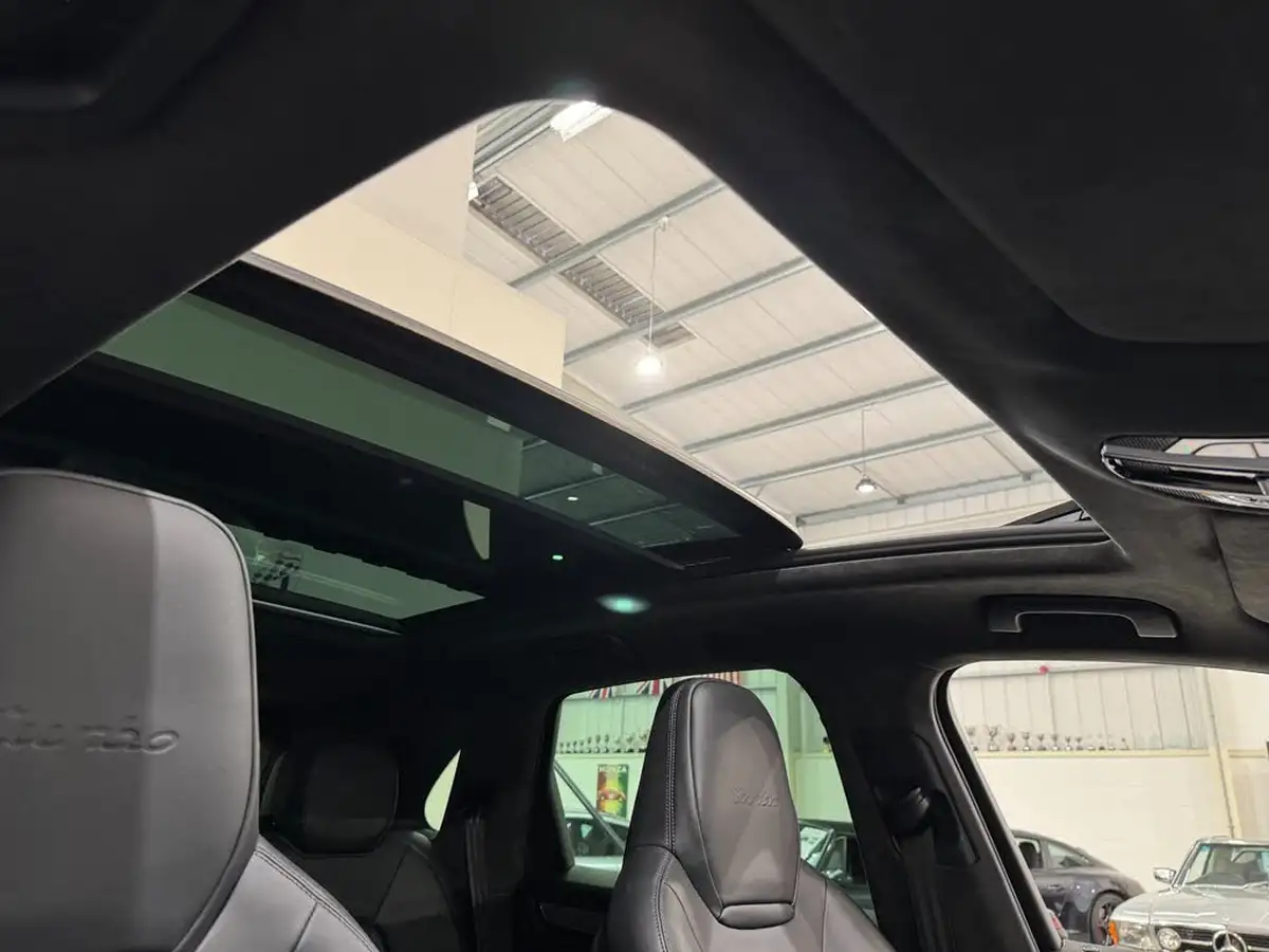 2022-porsche-cayenne-40-v8-turbo-station-wagon-big-35