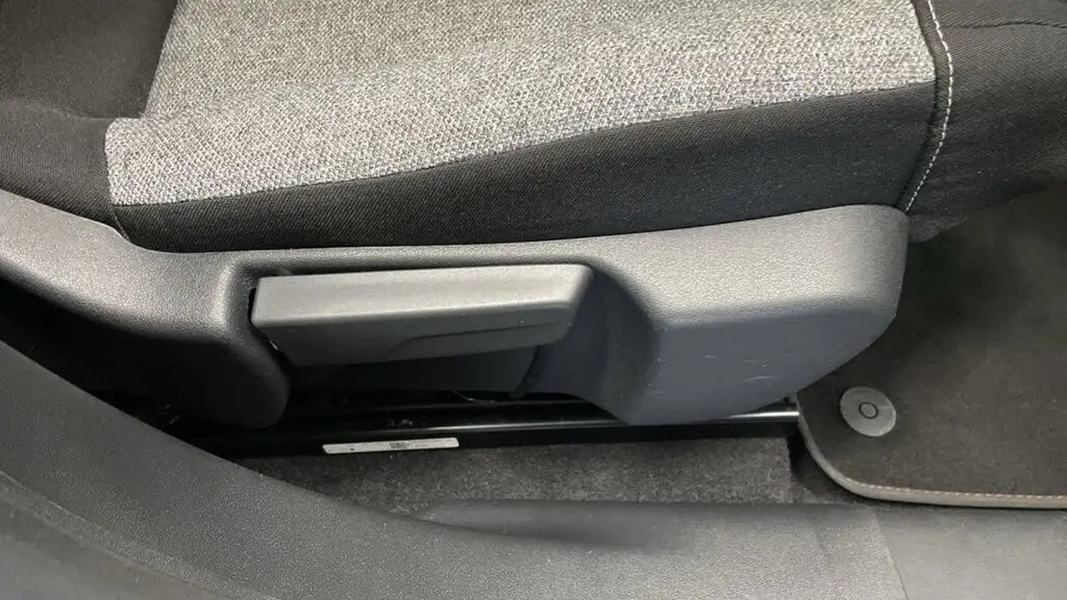 2022-citroen-c3-12-puretech-c-series-big-21