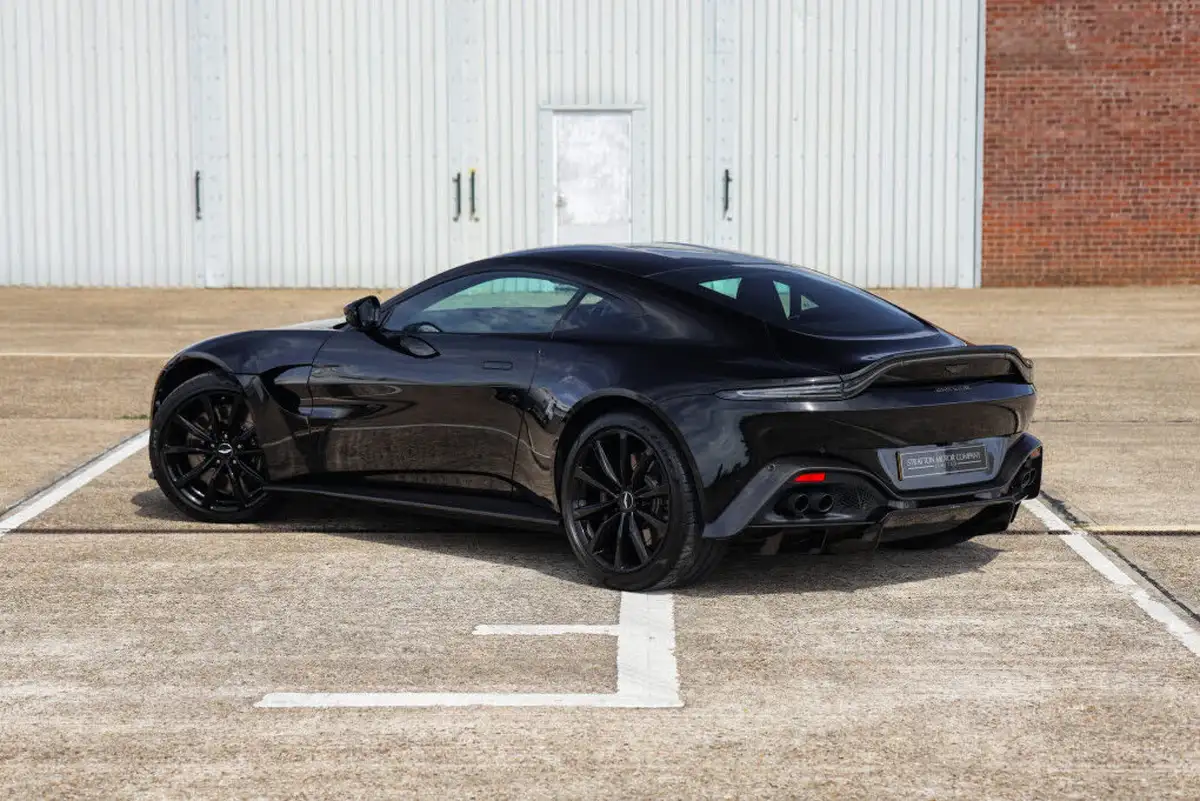 2021-aston-martin-vantage-40-v8-vantage-coupe-big-6