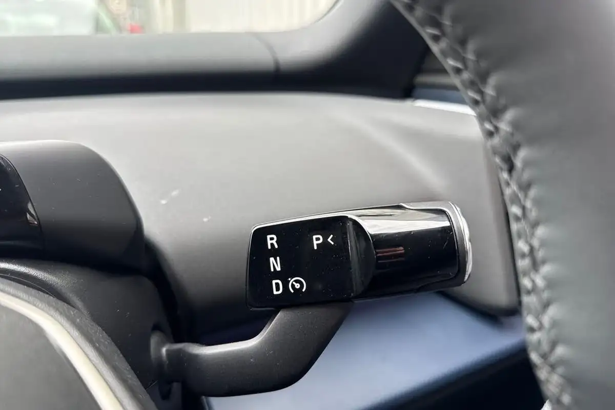 2024-volvo-ex30-e-single-motor-plus-extended-range-big-12