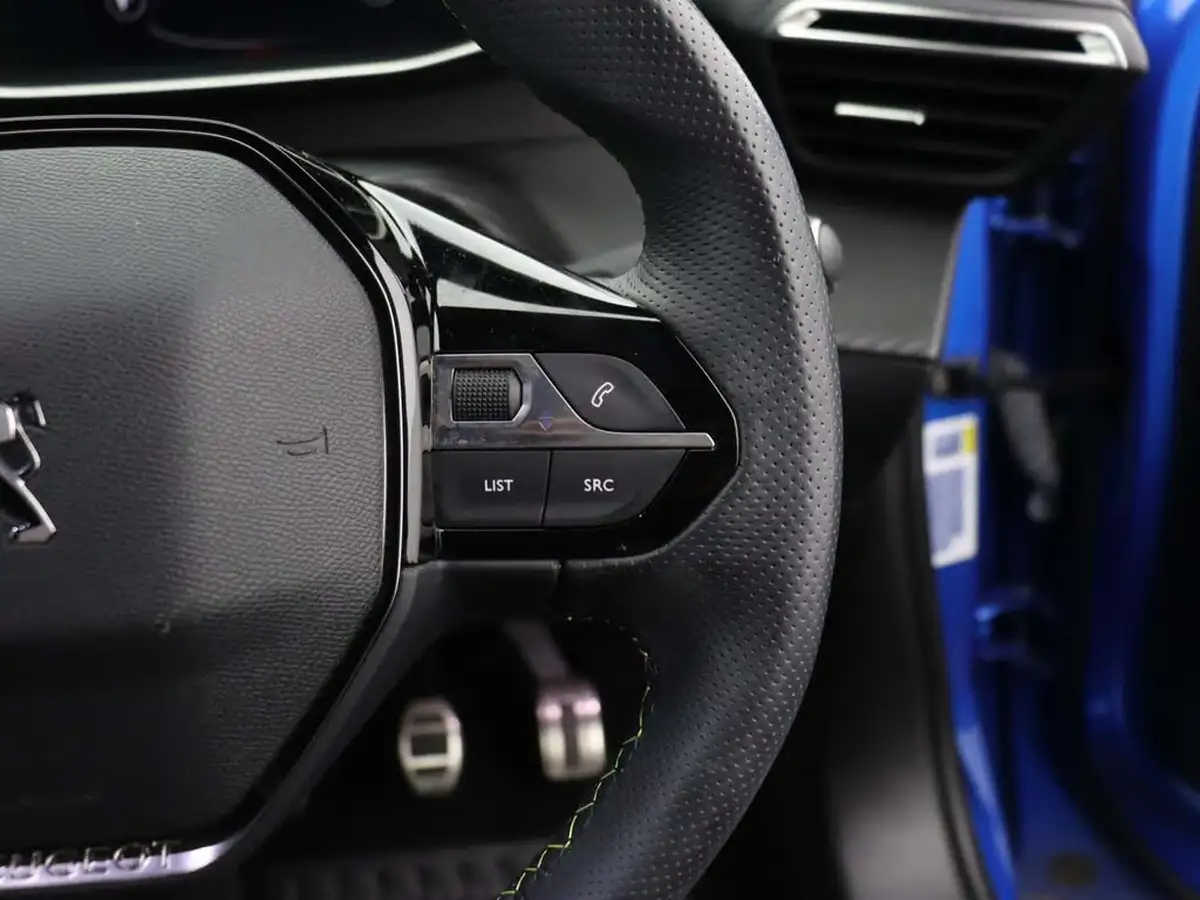 2022-peugeot-2008-suv-12-puretech-gt-big-37