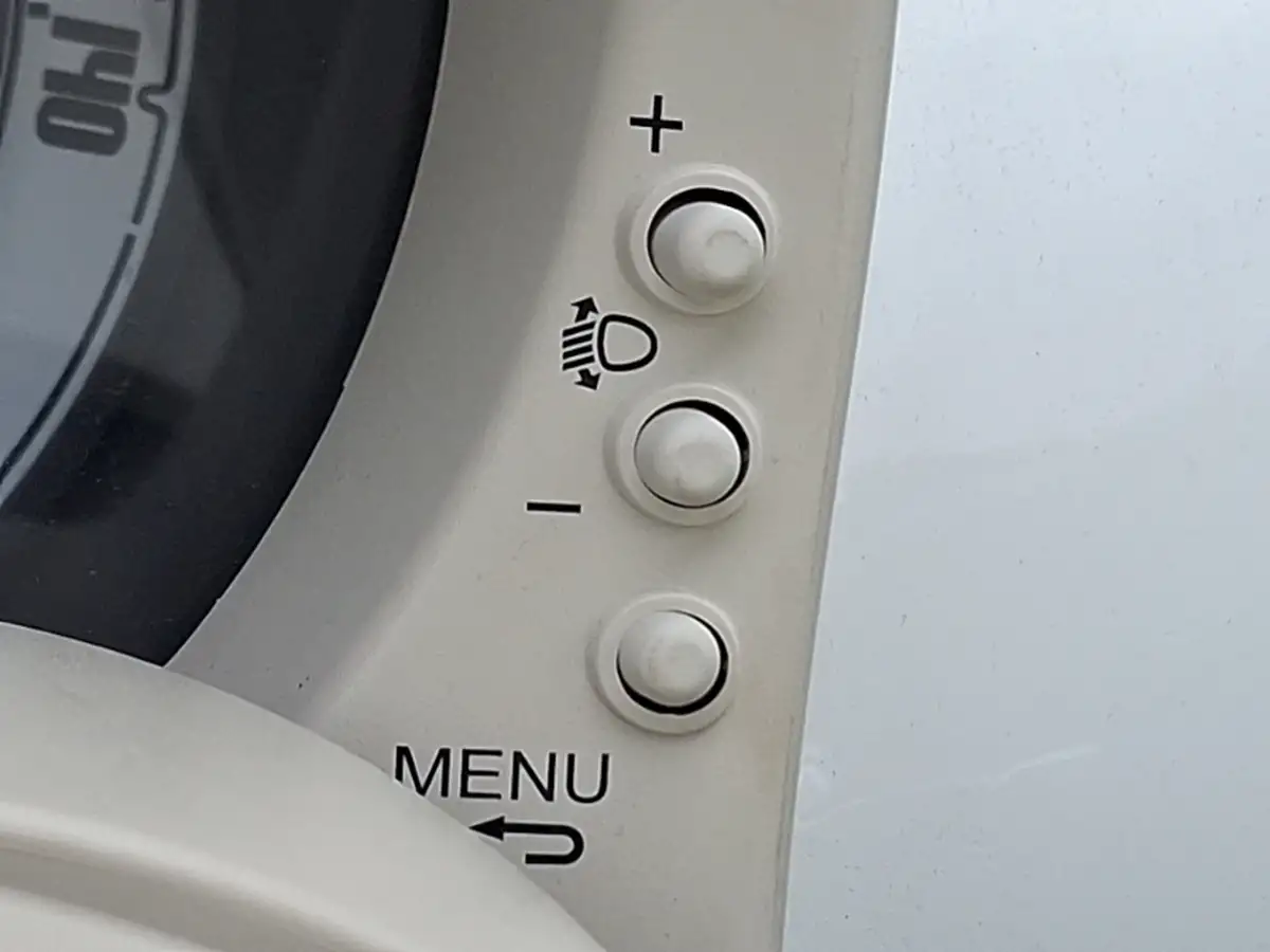 2014-fiat-500-12-lounge-big-16