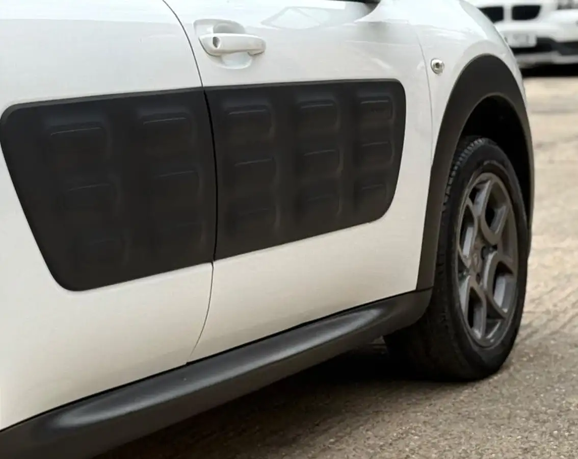 2017-citroen-c4-cactus-12-puretech-feel-82ps-big-36