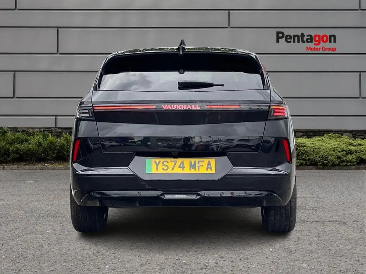 2024-vauxhall-grandland-e-gs-big-15