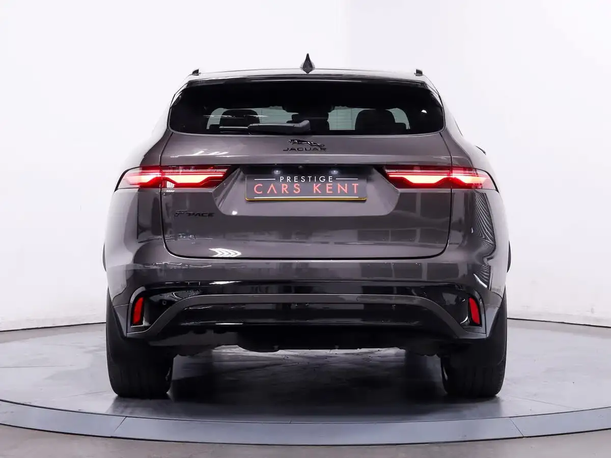 2022-jaguar-f-pace-20-d200-r-dynamic-black-big-10