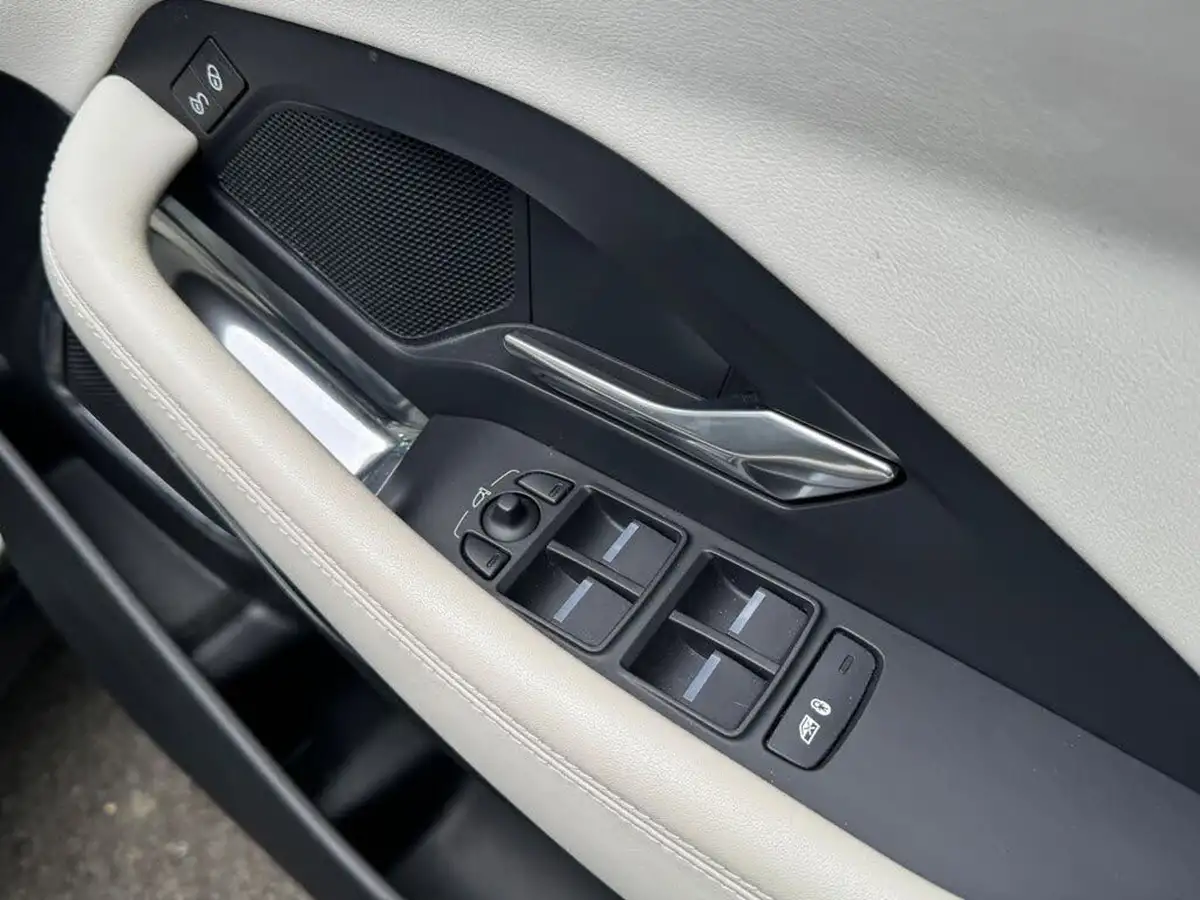 2021-jaguar-e-pace-20-i4d-r-dynamic-hse-240ps-big-18