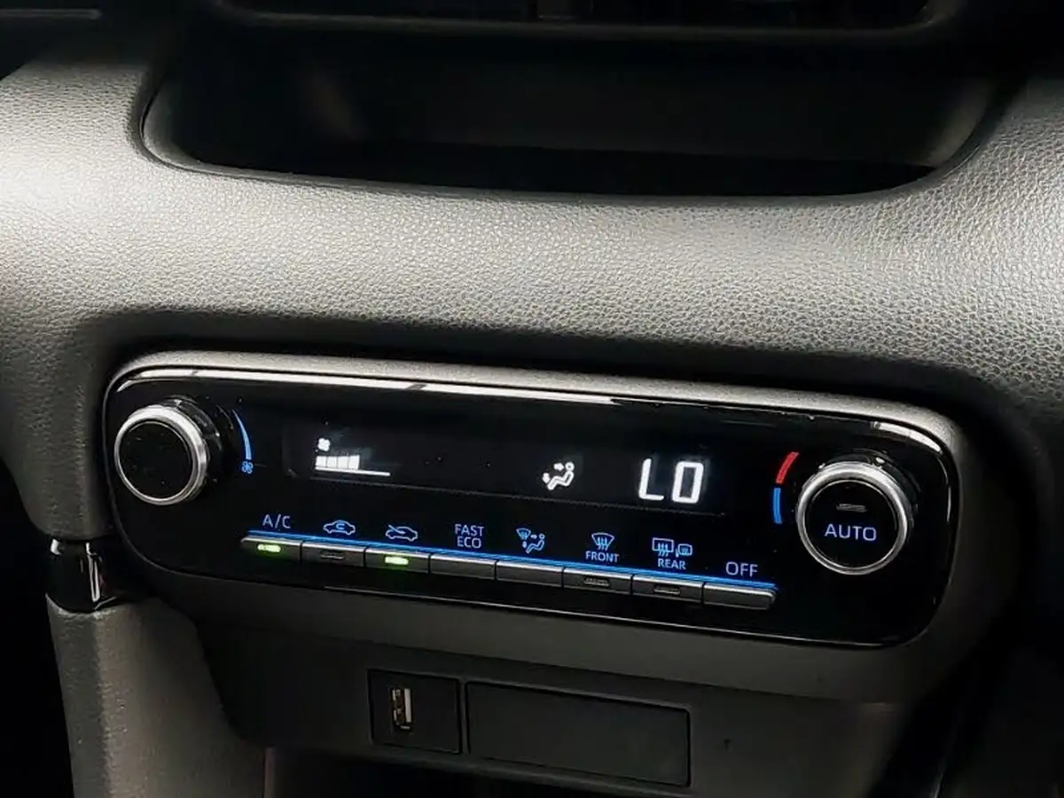 2022-toyota-yaris-15-vvt-i-design-big-15