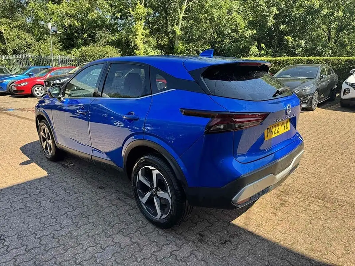 2022-nissan-qashqai-13-dig-t-n-connecta-140ps-big-2